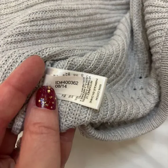 Express V-Neck Lightweight Knit Sweater | Gray | M - Picture 8 of 13